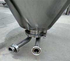 beer outlet and drain outlet_副本.jpg